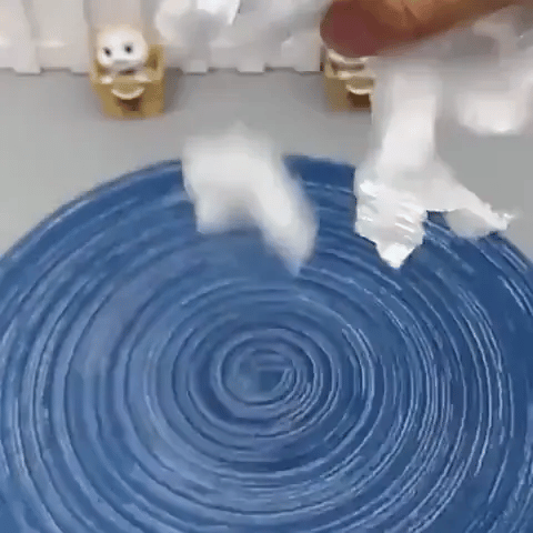 Elastic cover stretched over a bowl